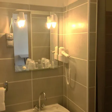 Hotell Alp'hotel *
