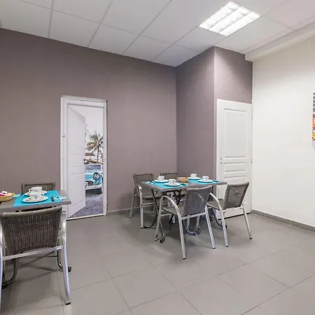 Alp'hotel Hotell